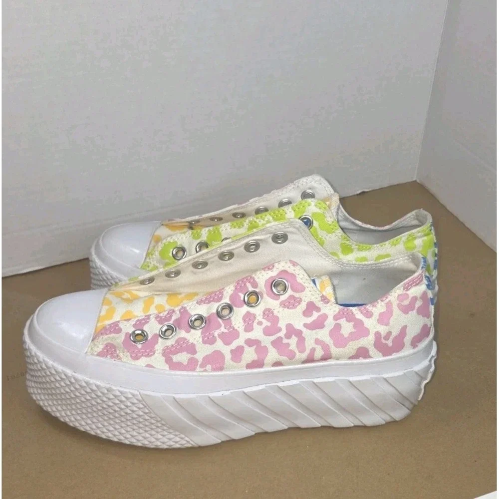 Converse Chuck Taylor 2X Platform Low  US 7.5 Welcome To The Wild NO LACES